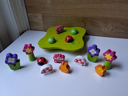 Wooden wobbly flower - wooden,